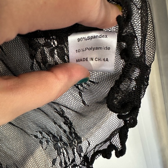 Chic Sheer Black Lace Blouse - Picture 5 of 10